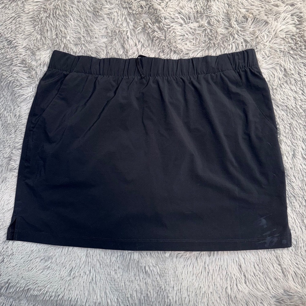 Women’s Black Athletic Pull-On Skort
